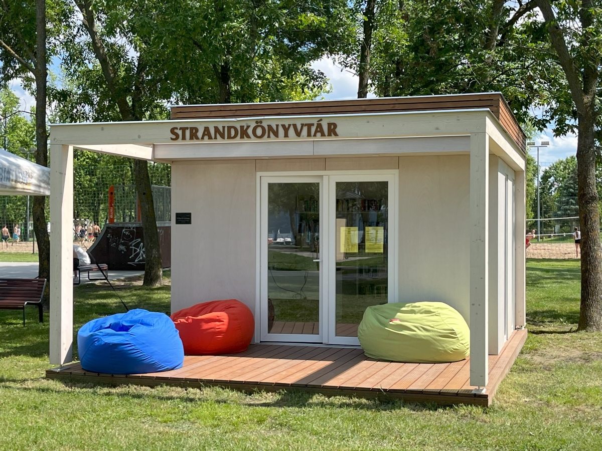 Megnyitó